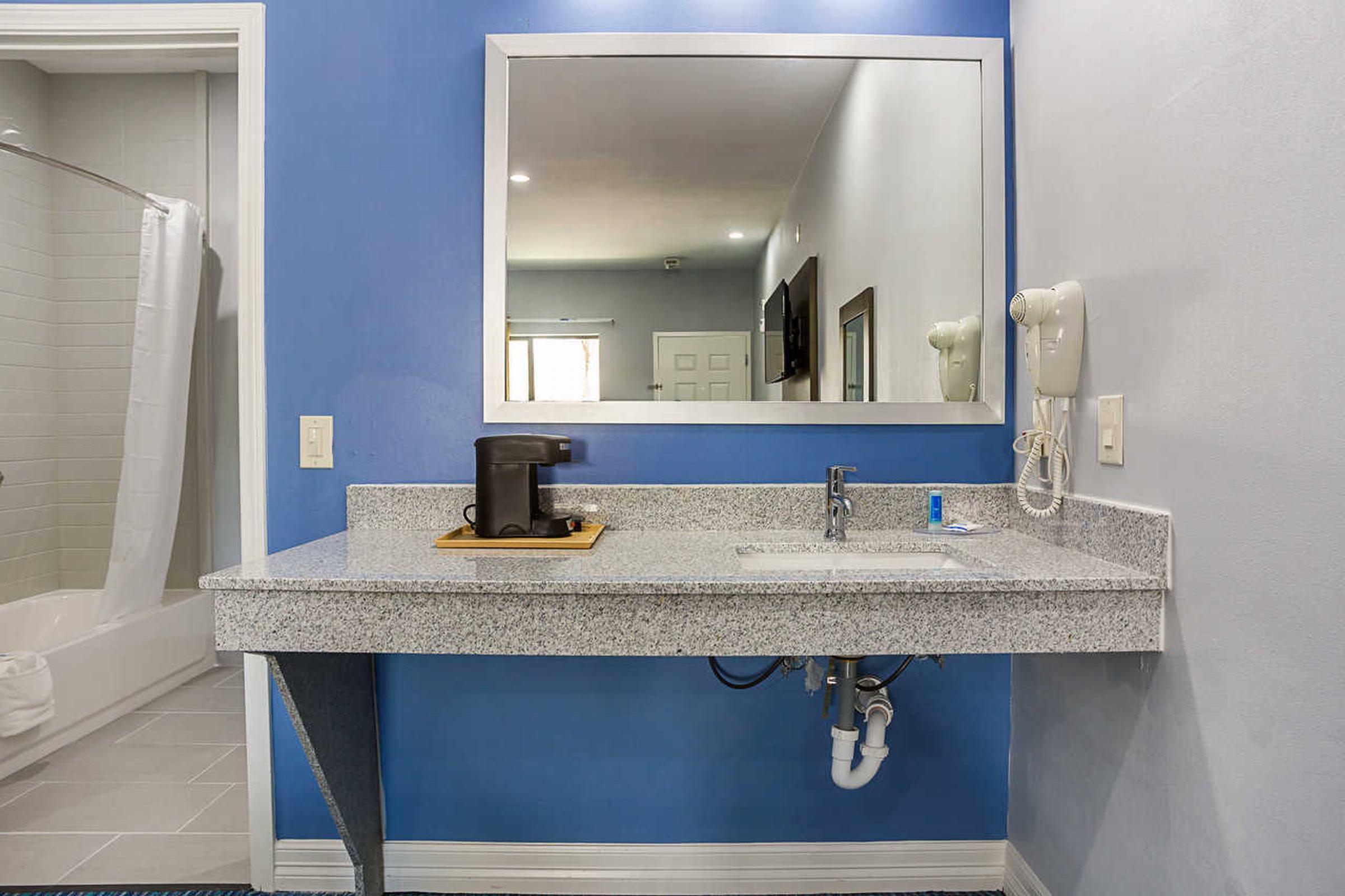 Rodeway Inn & Suites Clarksville Ngoại thất bức ảnh