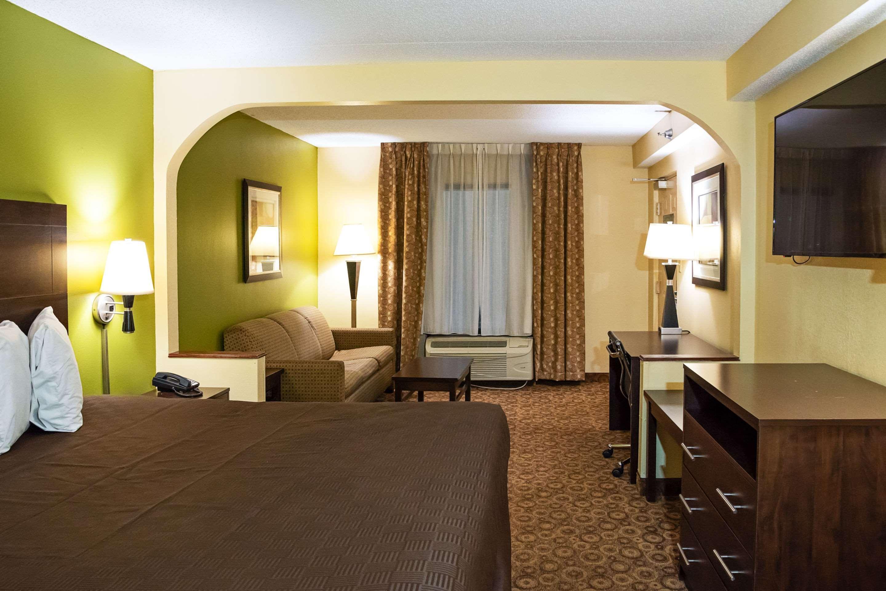 Rodeway Inn & Suites Clarksville Ngoại thất bức ảnh