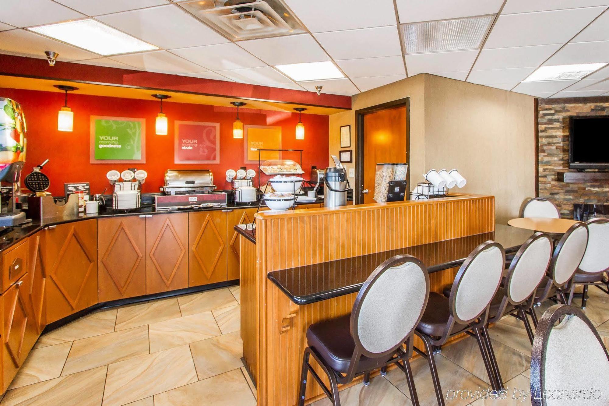 Rodeway Inn & Suites Clarksville Ngoại thất bức ảnh