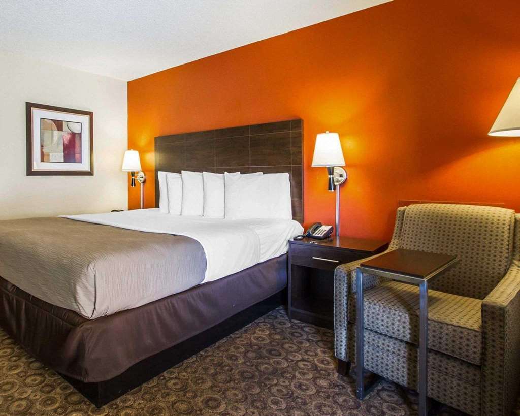 Rodeway Inn & Suites Clarksville Phòng bức ảnh