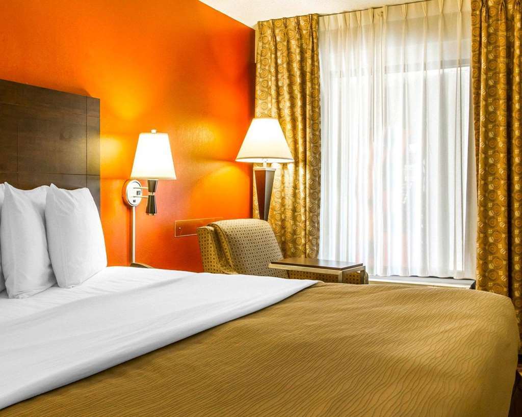 Rodeway Inn & Suites Clarksville Phòng bức ảnh