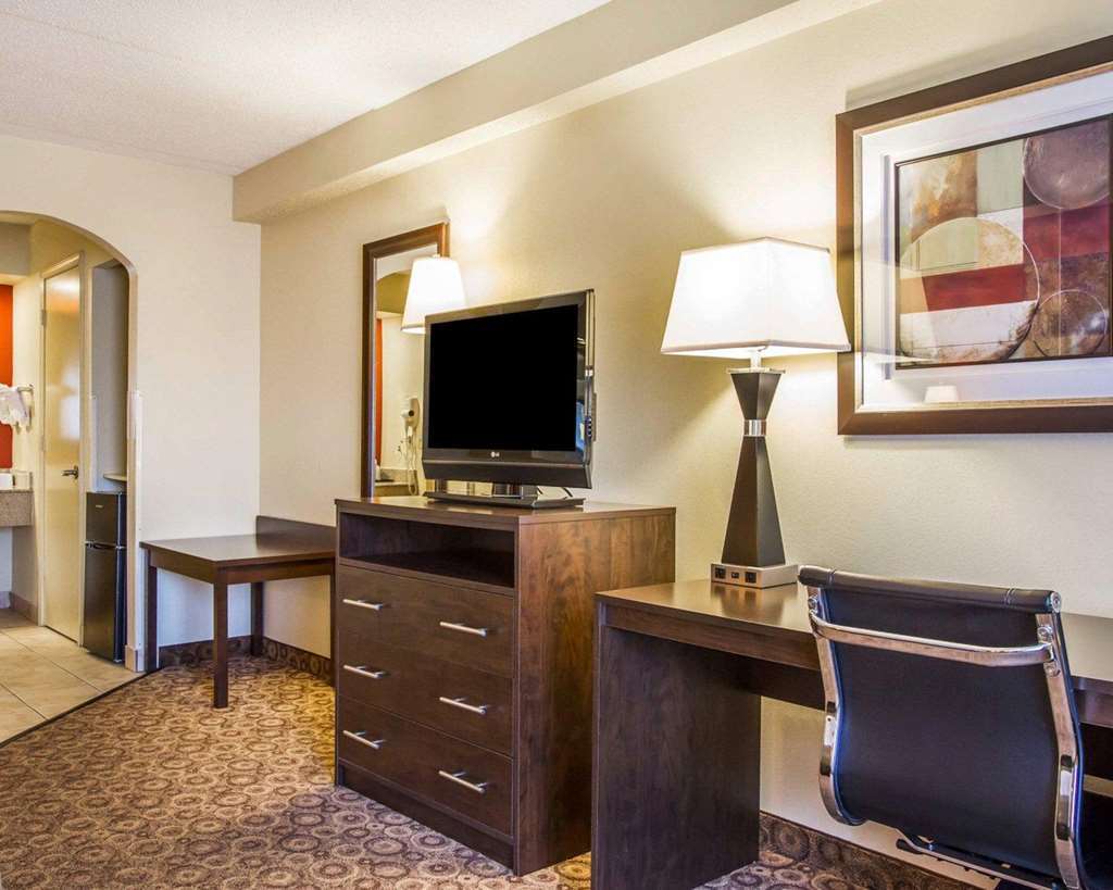 Rodeway Inn & Suites Clarksville Phòng bức ảnh